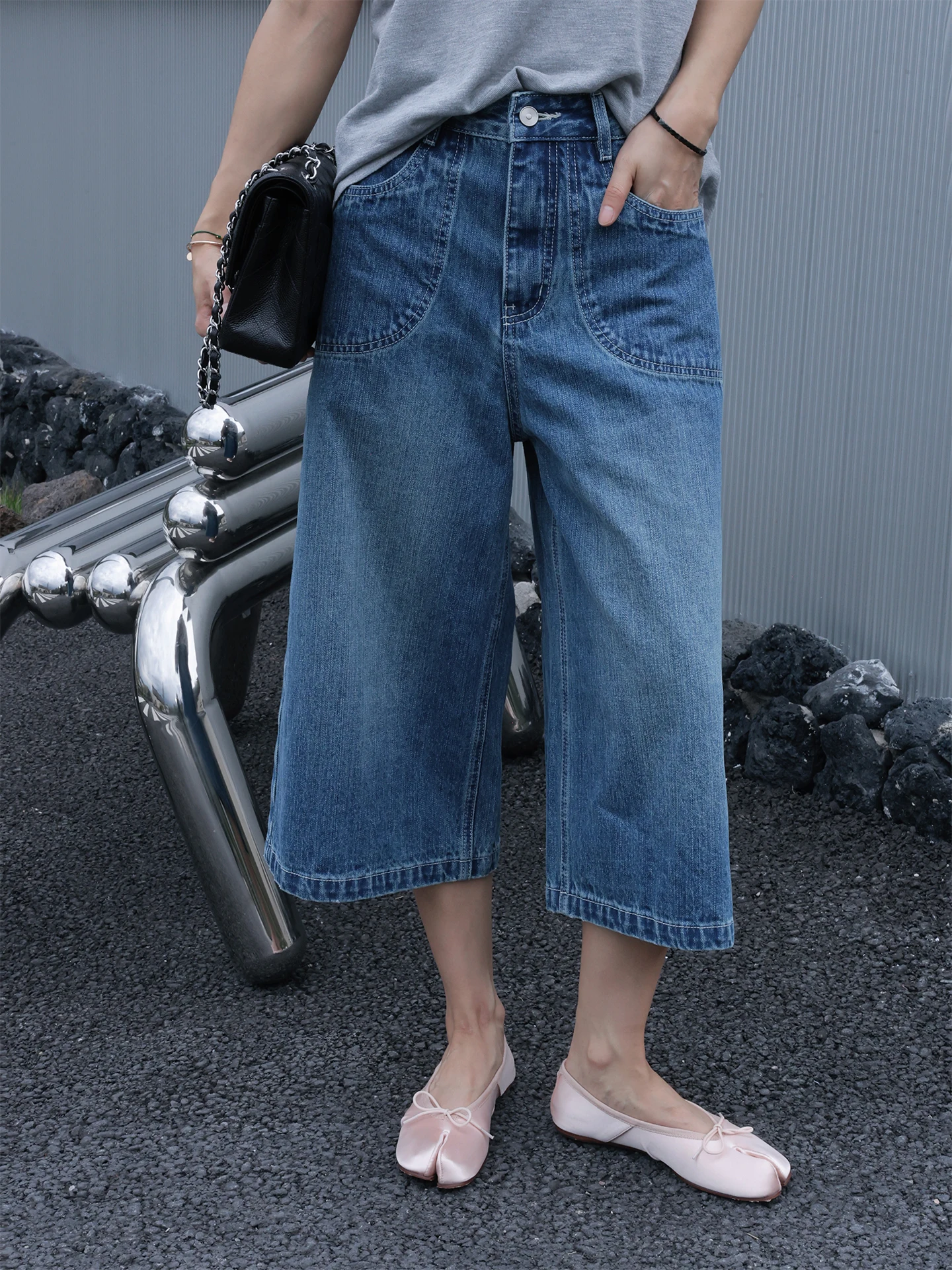 

TT Minimalist Classic Versatile Jeans Casual Straight Leg Cotton Shorts for Spring And Summer Versatile Ladies Jeans