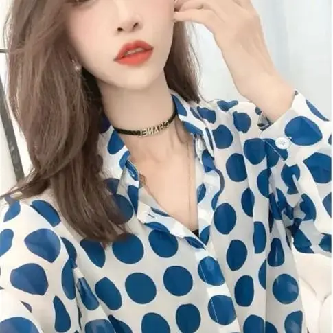 Retro Blue Polka Dot Shir European Women\'s Spring Summer 2024 New Polo Collar Fashionable and Versatile Small Shirt Trend