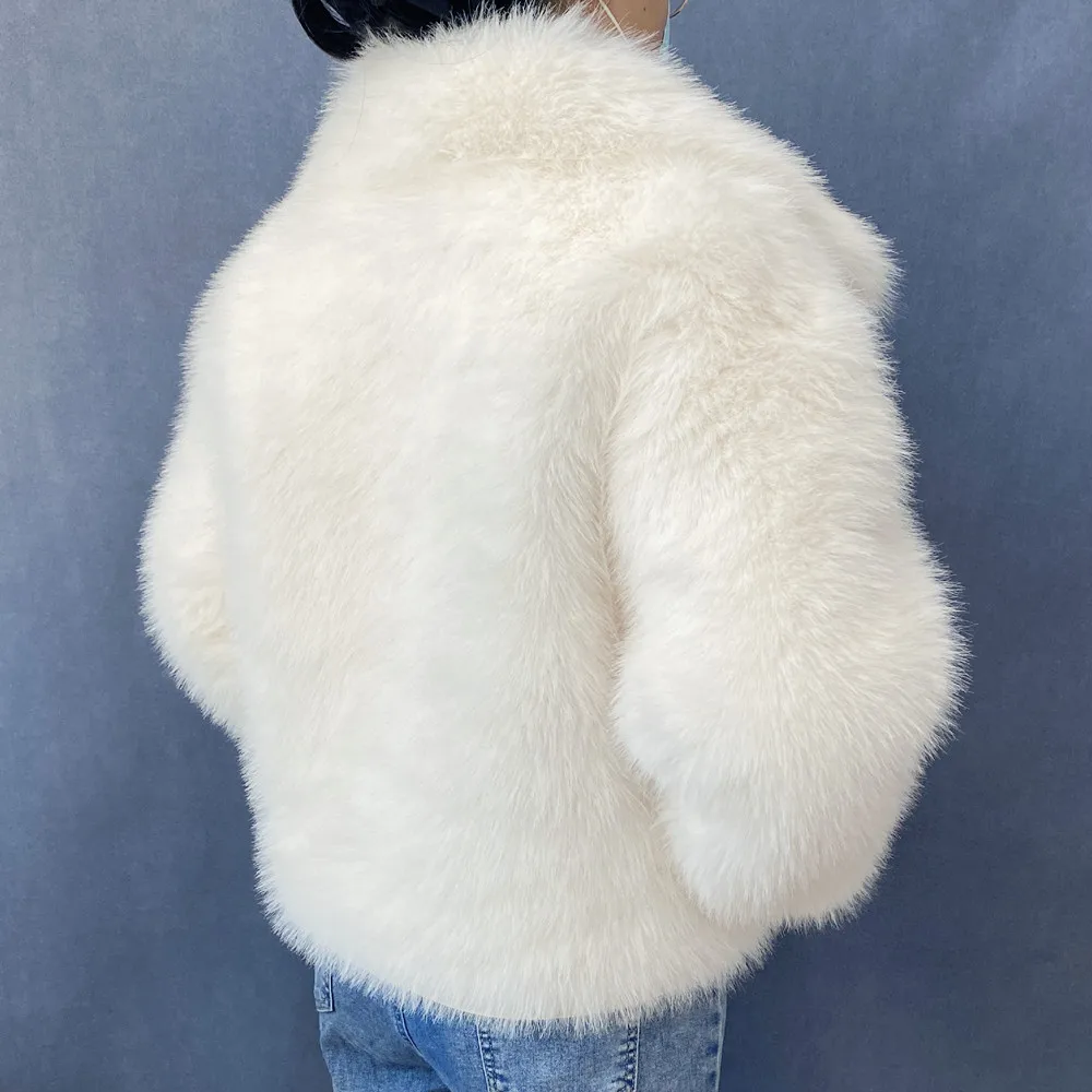 Women's Plus Size Winter Fur Coat Fox Large Lapel Loose Short Top Elegant Warmth for Cold Weather
