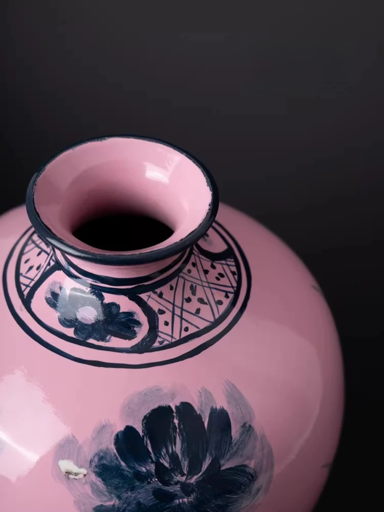 Antique vase series, lucky, purple contrasting colors