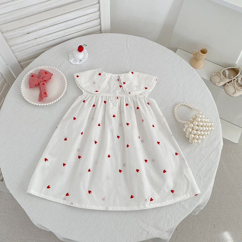 2026 Sommer Neu 2-6 Jahre Ärmelloses Weißes Kleid für Mädchen Kinder Prinzessinnen-Geburtstagskleid mit Herz-Print im Westlichen Stil – Detail 5