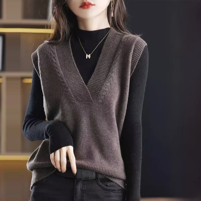 

plus Size V-Neck Knitted Vest Women's Sweater Jacket Top for Heavy Women 200 Pounds Autumn Season Polyester Blend Fabric