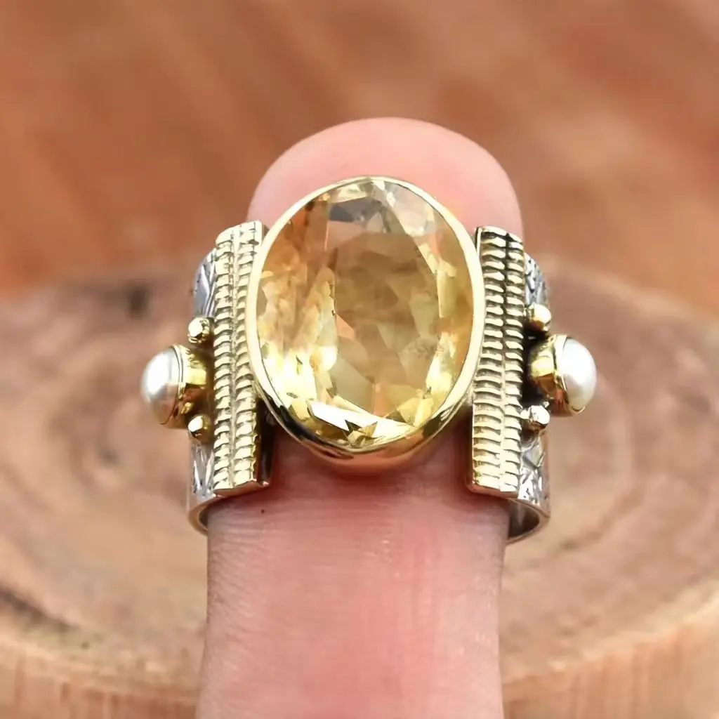 Exaggerated Wide-Gauge Gemstone Vintage Ring - Copper Material - Exquisite Ladies' Personalized Creative Double-Color Ring