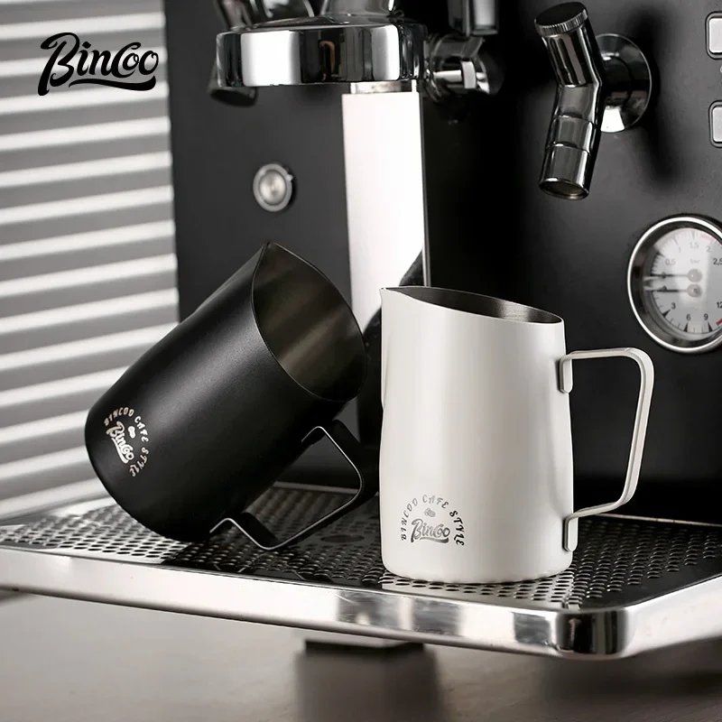 BINCOO Stainless Steel Milk Jug Large Inclined Mouth Thickened Coffee Latte Art Cup Milk Foam Cup Large Capacity  520ML