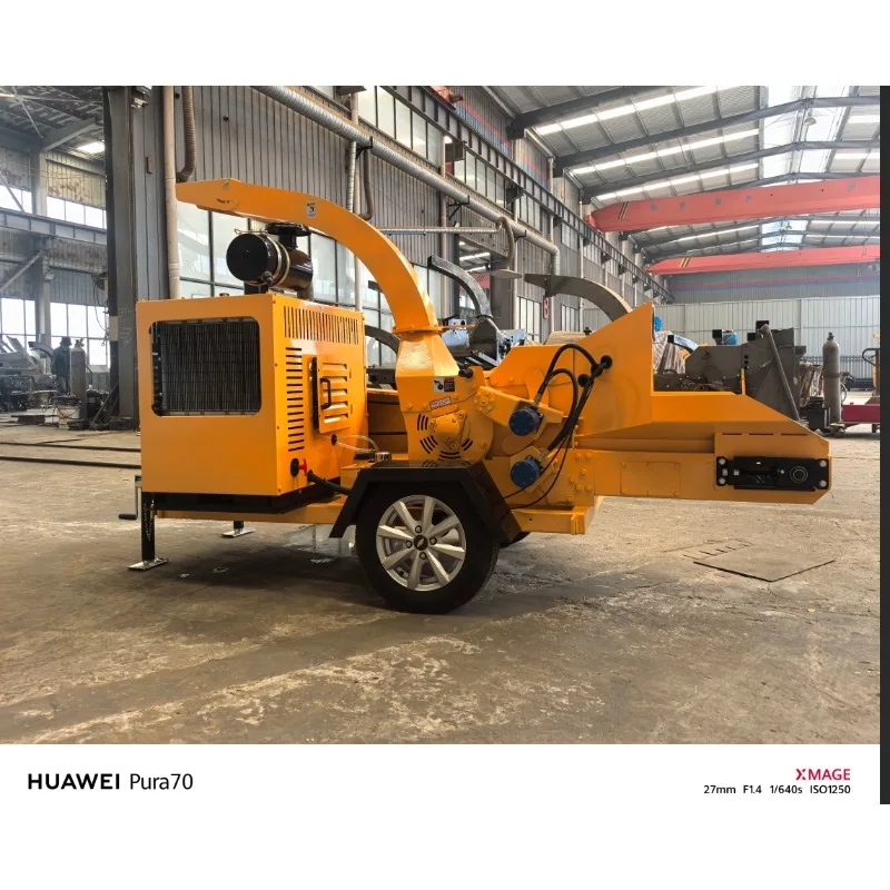 Hydraulic Forced Feeding Forestry Cutting Forestry Wood Log Waste Wood Chip Crusher Shredder Wood Chipper Machine