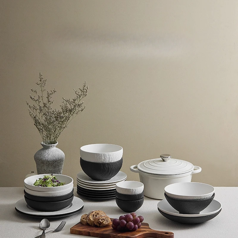 

Japanese Underglaze Color Stoneware Tableware Set Minimalist Porcelain Bowls And Plates for Home Use Kitchen Dish Set for Family