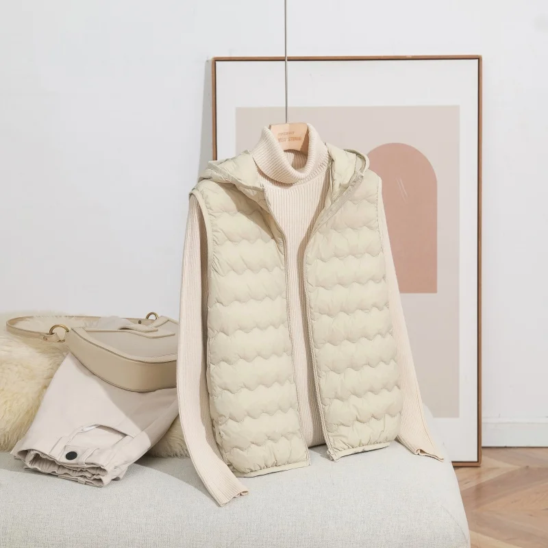 Hooded Down Vest Spring and Autumn Women's 2025 New 90% White Duck Down Vest Fashion Wavy Line Women's Vest Waistcoat