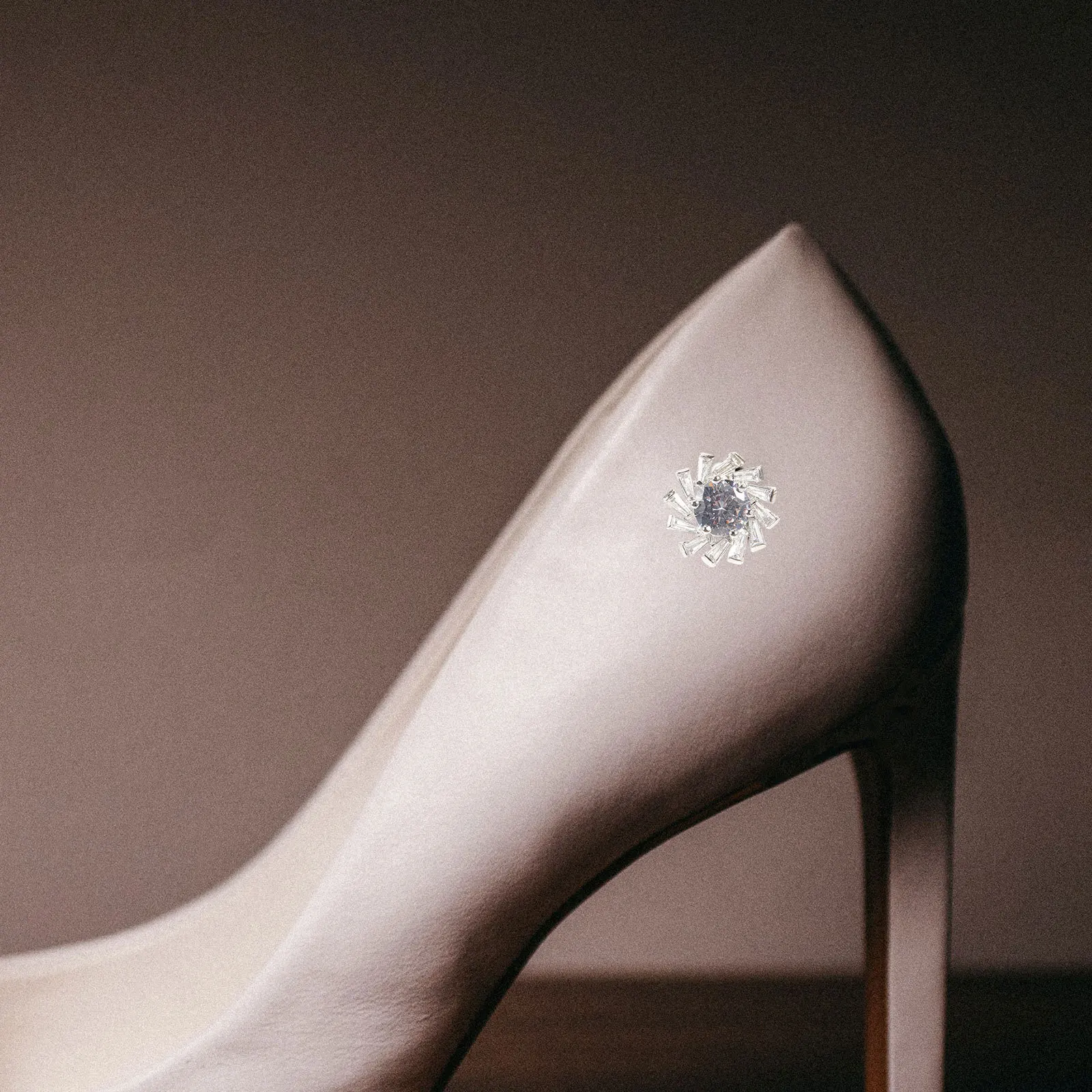 

2Pcs Water Crystal Rhinestone Shoe Patches Glitter DIY Shoe Decor Shiny Applique Patches High Heels Craft Sewing Supplies