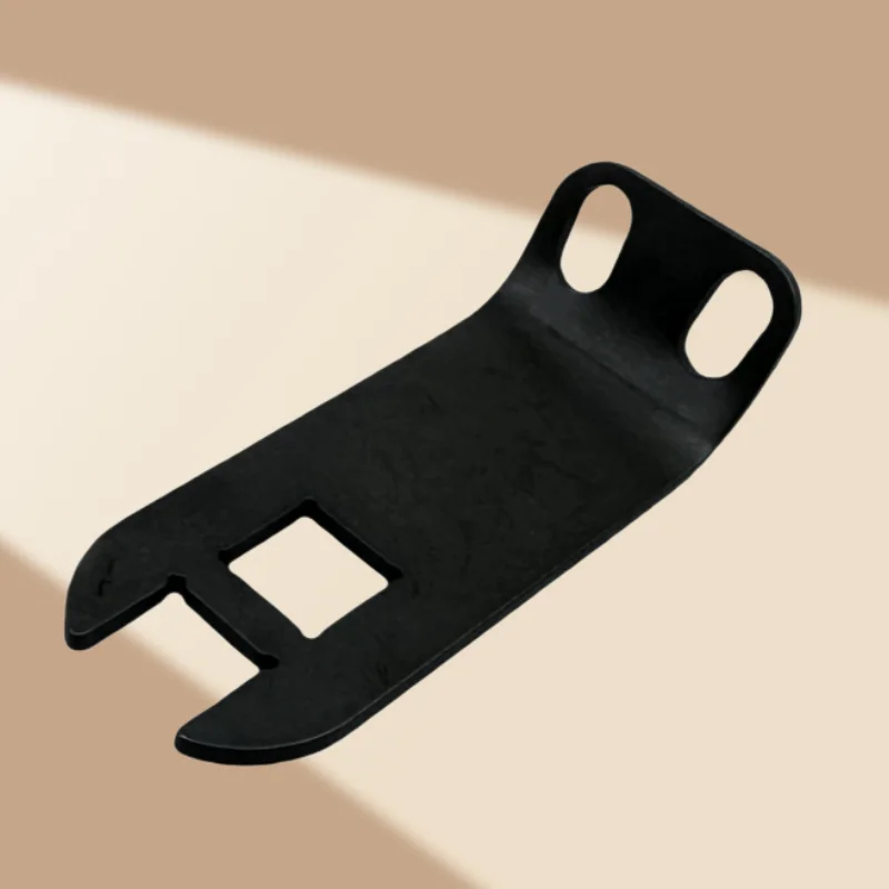 

Customizable card wrench, carbon steel strap buckle