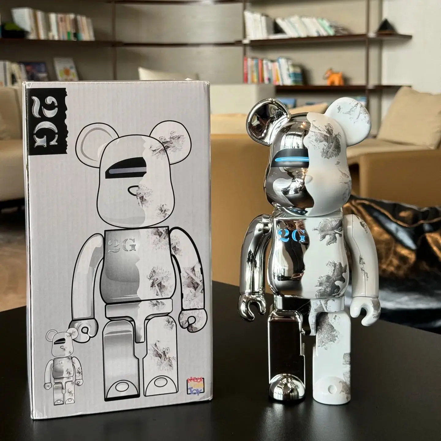 

Bearbrick 400% Hajime 2G Гальваника Производство процесса 28 см Высота Домашняя книжная полка Украшения для ТВ-шкафа Коллекция Рисунок