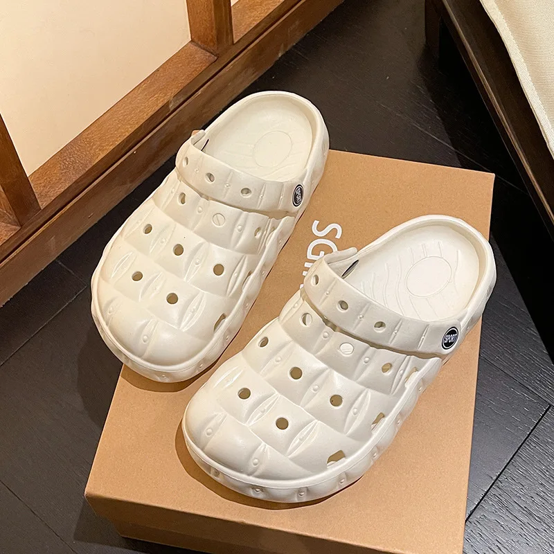 Fashion Women's Summer Slippers Outdoor Beach Soft Classic Men's Garden Clogs Slippers Home Comfortable Slip-On Sandals