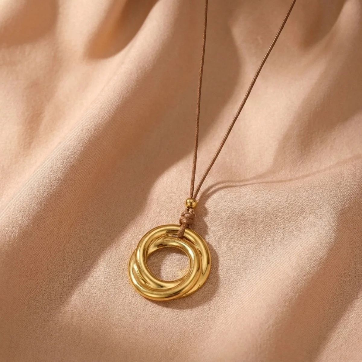 Halskette mit Anhänger in Form einer hohlen Wassertropfen-, Kreis-, Herz- oder Blumenform aus Edelstahl für Damen und Herren, minimalistischer, geometrischer Schmuck mit Wachsschnur. – Detail 31