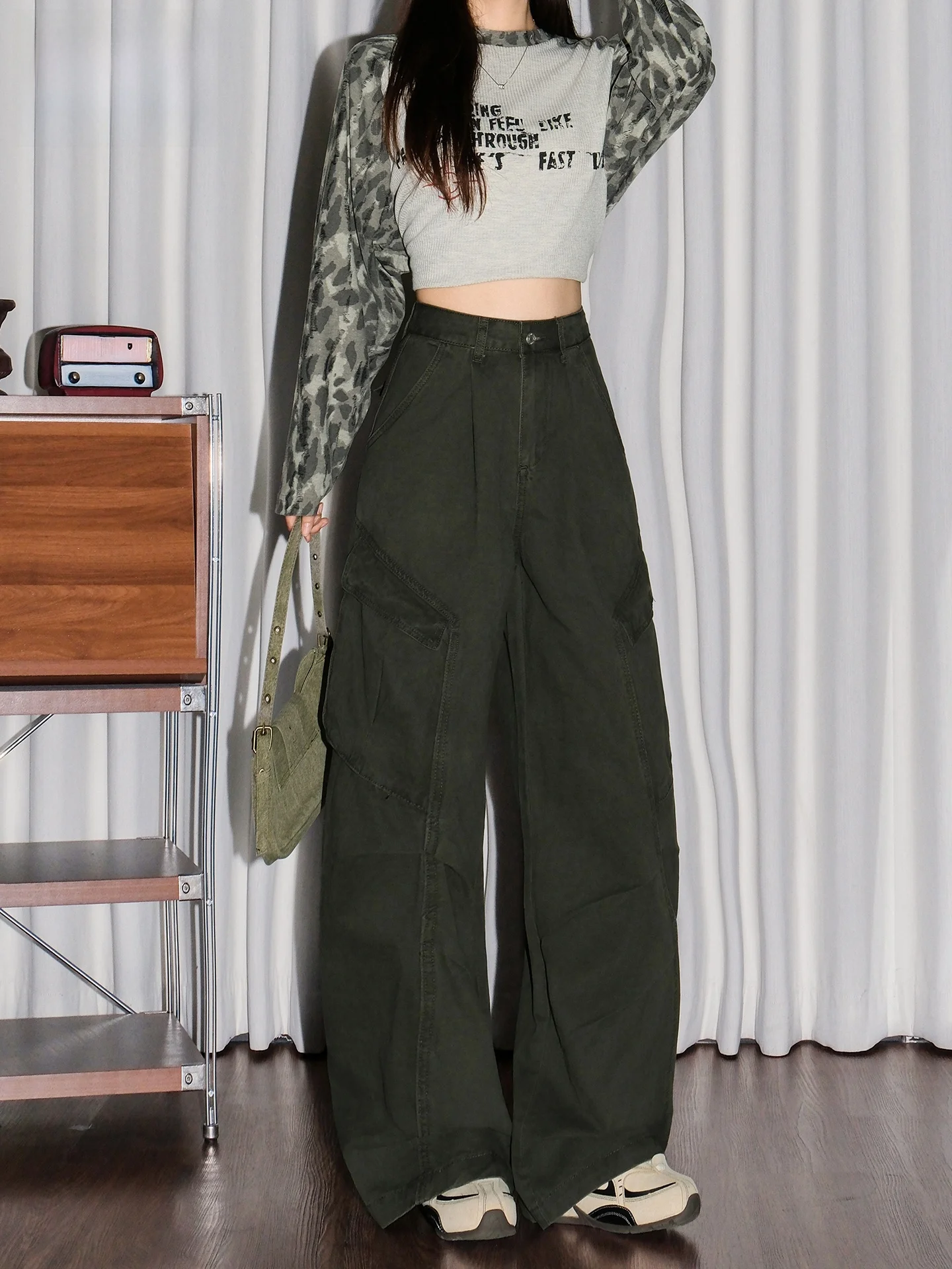 

High Waist Loose Fit Military Green Wide Leg Jeans Women's Summer Casual Straight Cut Multi Pocket Denim Pants Workwear Style
