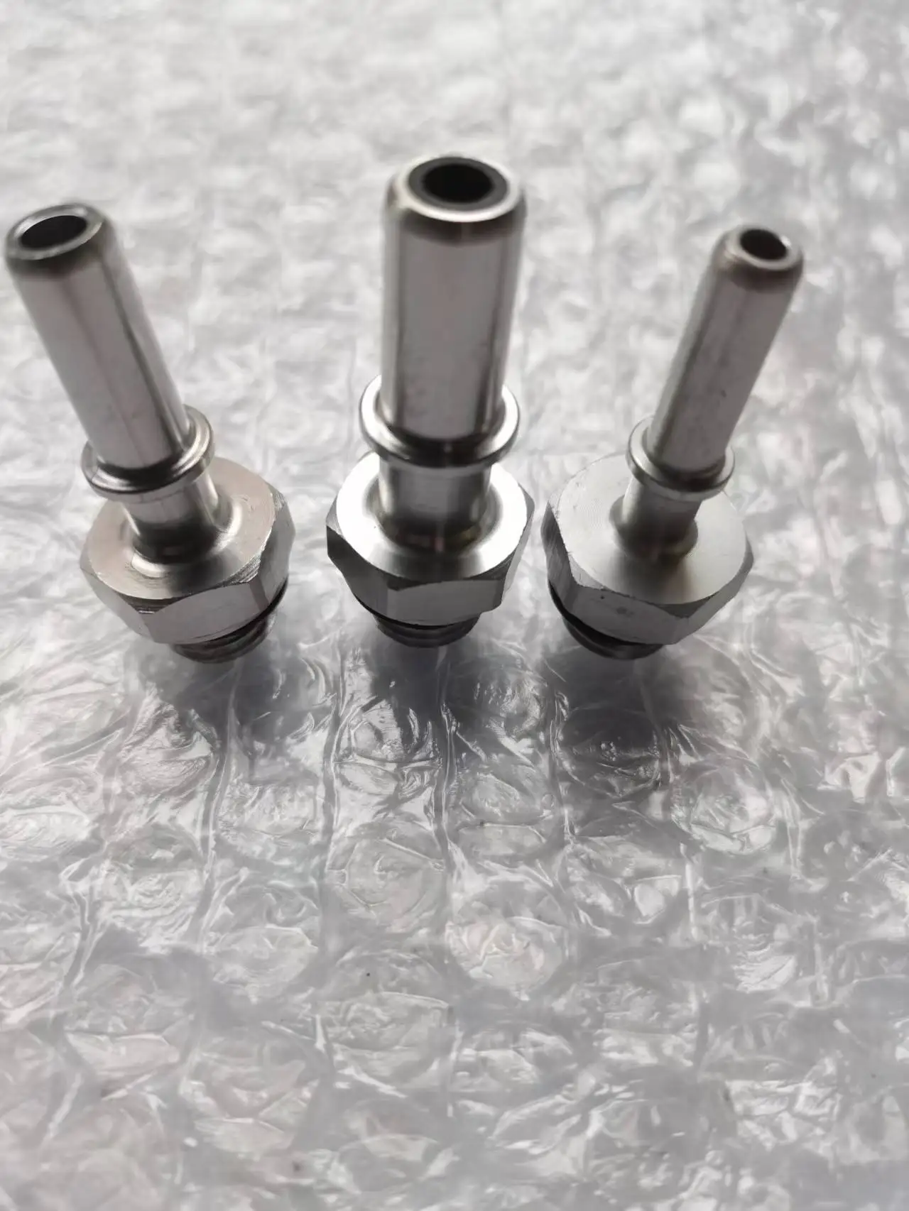 3Pcs/Lot Urea Pump Connector Liquid Return Joint, Spray Joint, Liquid Suction Joint Nozzle 5273338 4931694 For Cummins Emitec