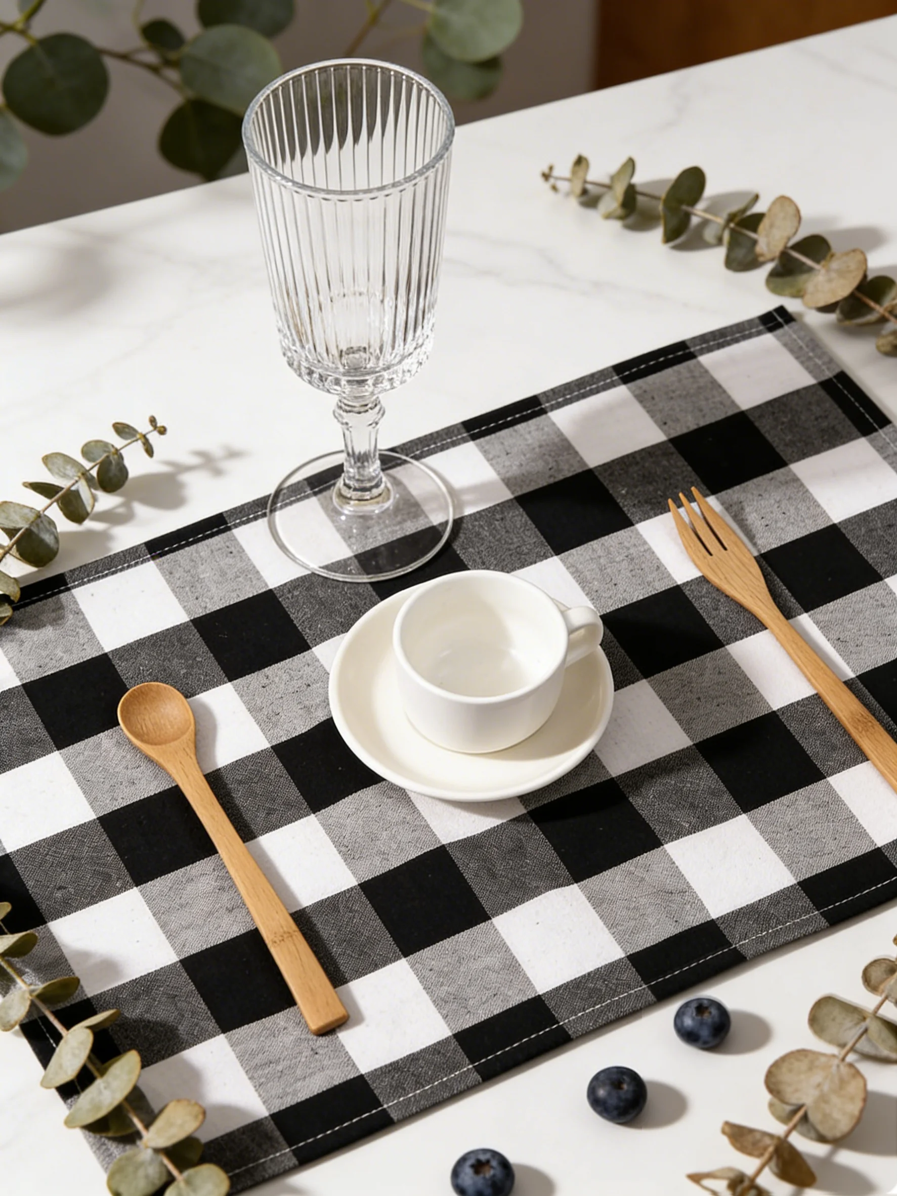 Simple Style Plaid Placemat Suitable for Restaurant Holiday Parties Living Room Dining Table Decoration 30x40cm Set of 2/6/12