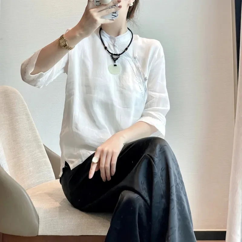 

Новая женская блузка в китайском стиле: топ-ципао с воротником-стойкой, диагональной планкой и застежкой на пуговицах-лягушках