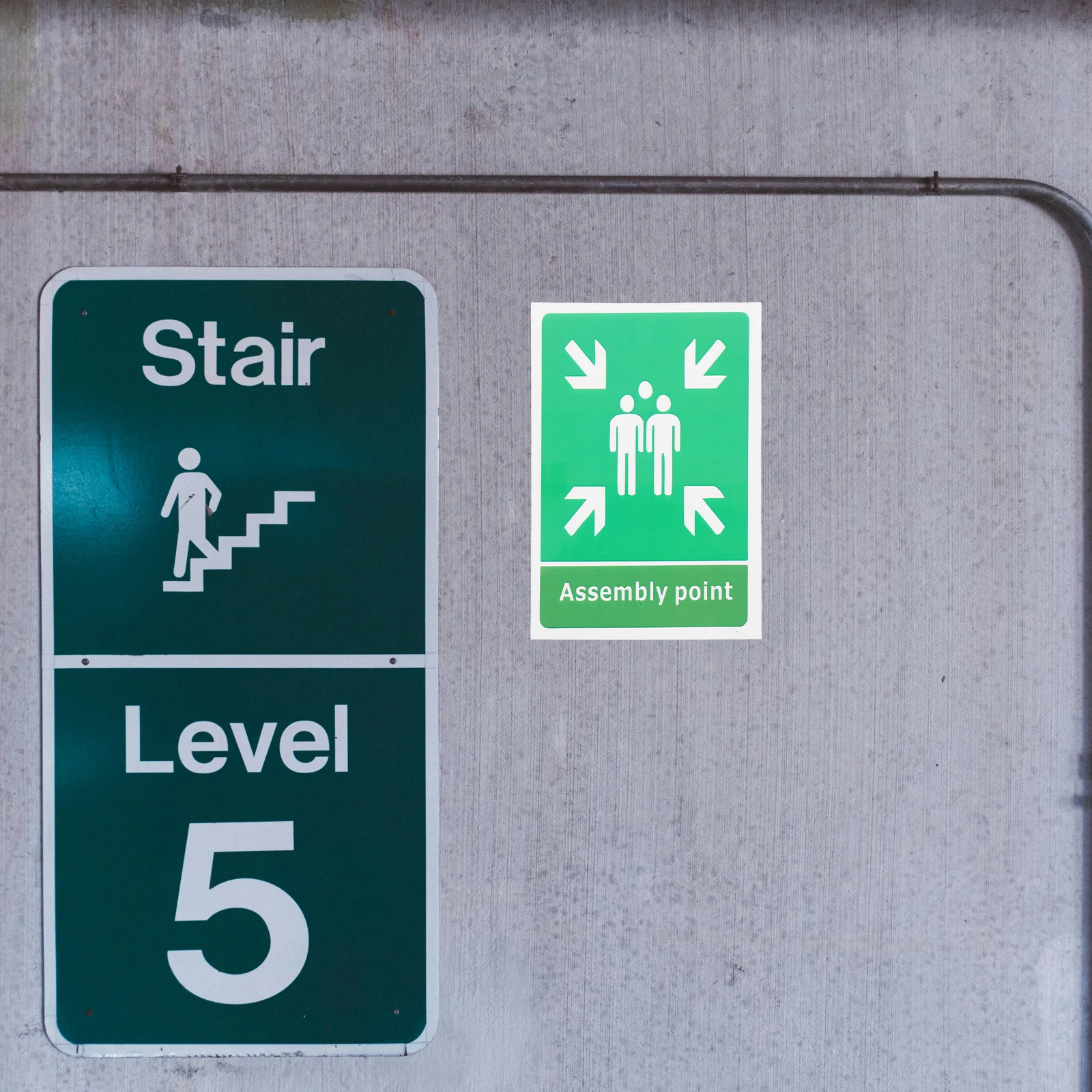 10 قطعة نقطة تجميع الطوارئ تسجيل ملصقات ذاتية اللصق عالية الوضوح النار خروج علامات السلامة لمكتب البناء العام #3