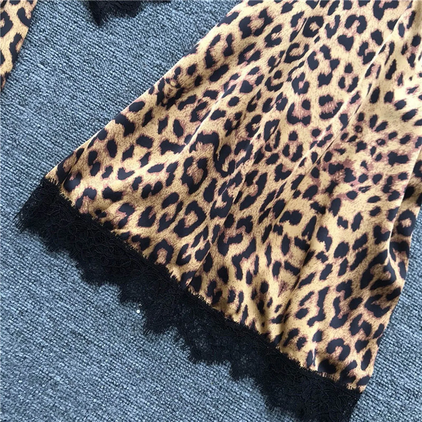 Bata larga de encaje con estampado de leopardo para mujer, pijama de seda satinada, camisón, lencería, ropa interior, ropa de dormir Sexy