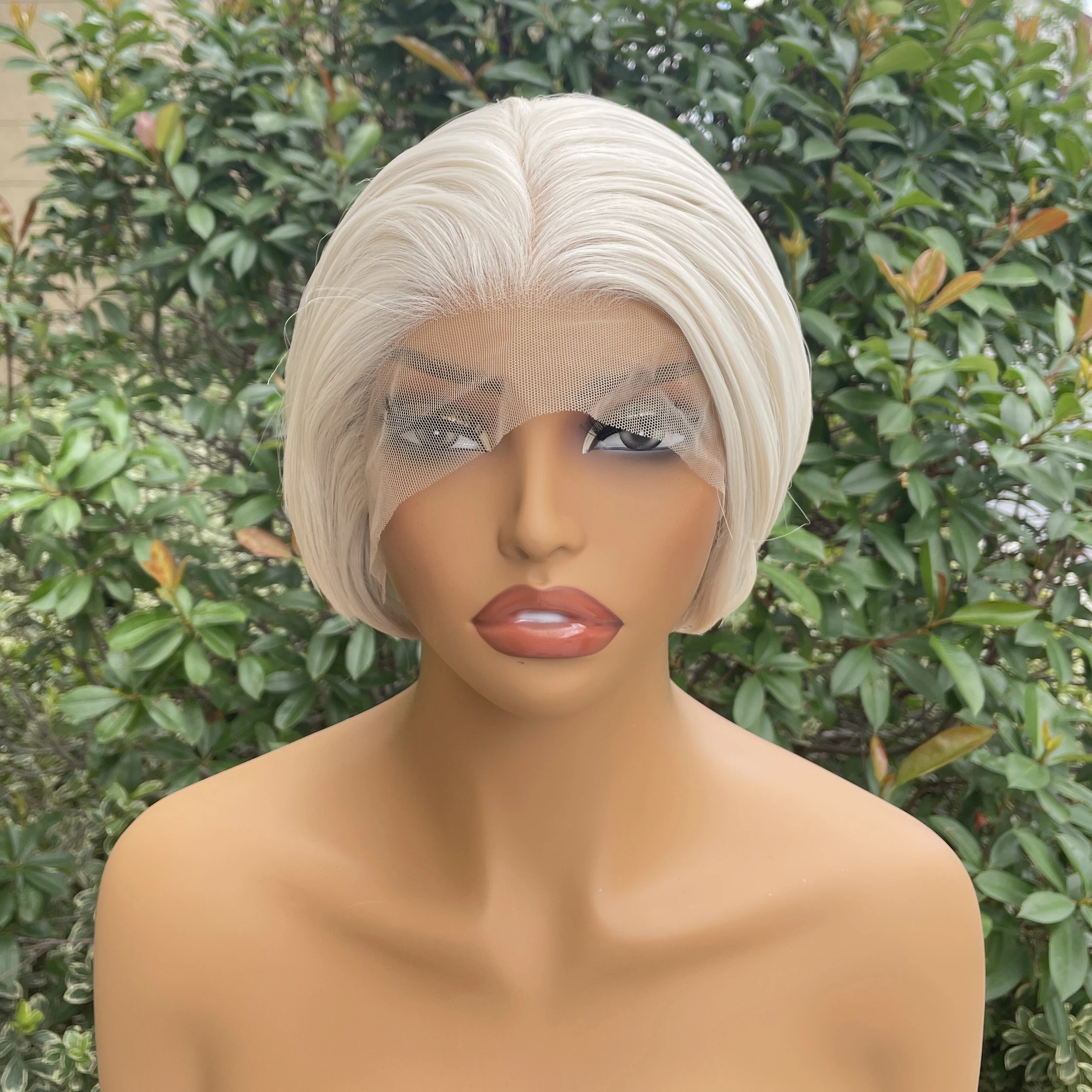 

Платиновый блондин 13X4 Парики спереди на шнуровке для женщин Короткий боб Синтетический бесклеевой парик для мужчин 150% Плотность 6 дюймов Прямой косплей