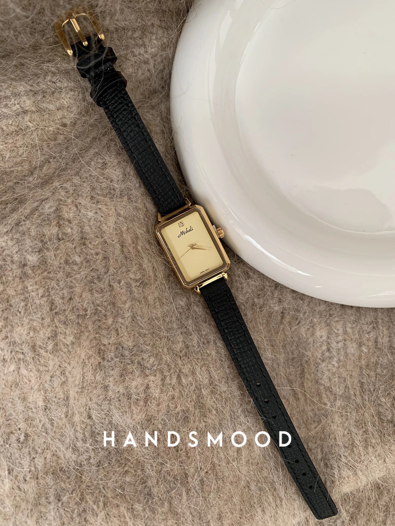 New Vintage-Inspired Minimalist Square Stainless Steel Case Leather Strap WatchA Stylish And Sophisticated Timepiece For Women.