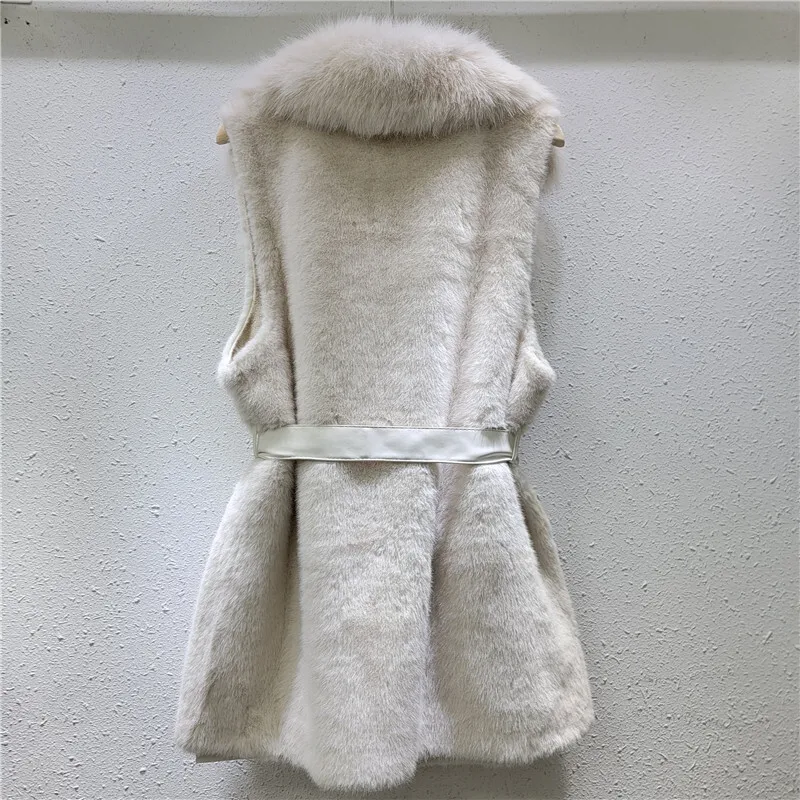 HKSH 2025 Autumn Winter New Warm Waistcoat Faux Fur Turn-Down Collar Pockets Belt Elegant Luxury Trend Sleeveless Jacket HK16394