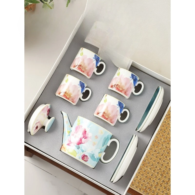 Oil painting, a pot of four cups and saucers, gift boxes, coffee sets, housewarming, newlyweds