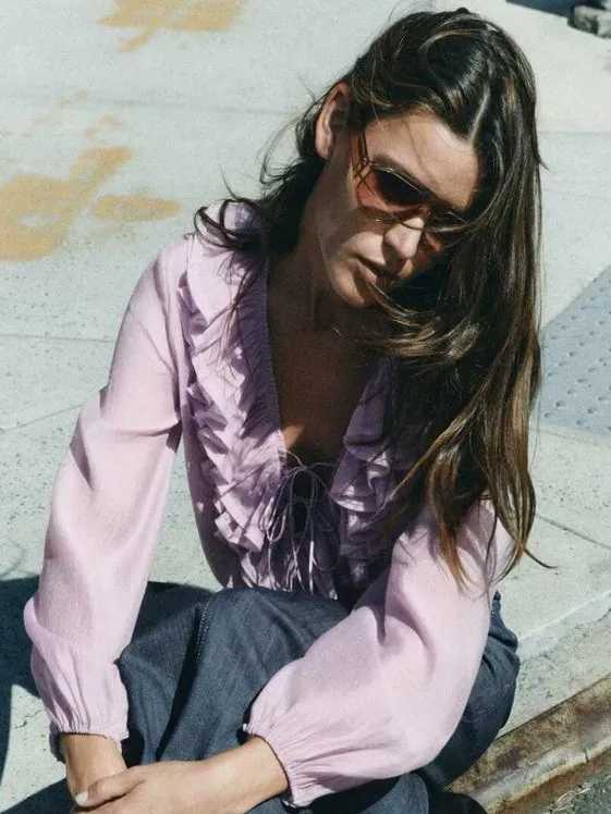 

Sweet Sle Long Sve irt Свободный крой с манжетами Све Декоративный многослойный дизайн Регулируемый галстук на талии Весна 2025 Женский irt