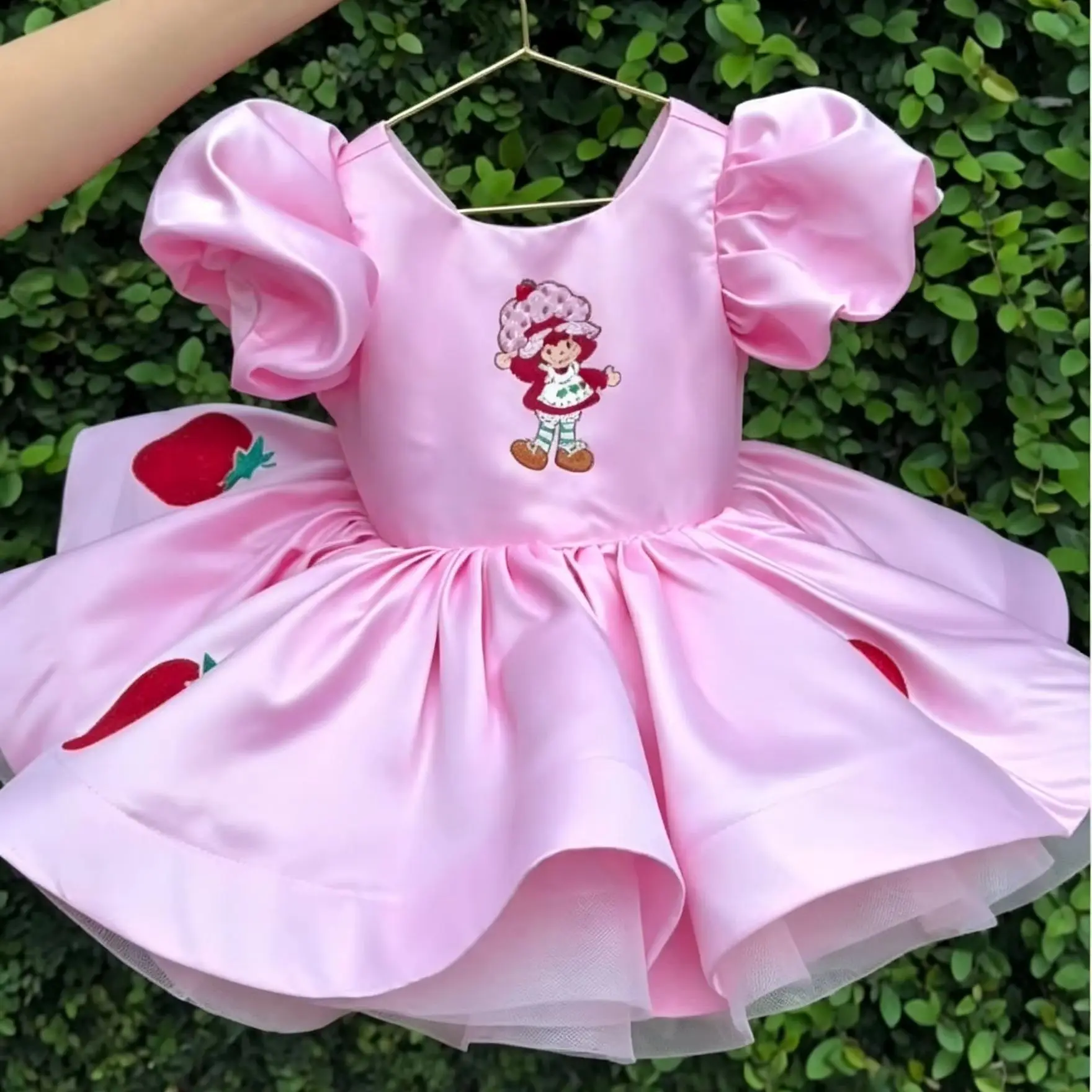 Sweet Pink Satin Baby Girl Lolita Dress Strawberry Cartoon Embroidery for Birthday Party Wedding Holiday Photography B669