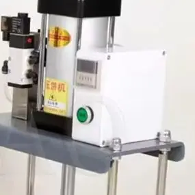 

Коммерческий пневматический пресс для теста для пиццы под давлением 500 кг, автоматическое оборудование для выравнивания измельченных яиц для торта, блинов