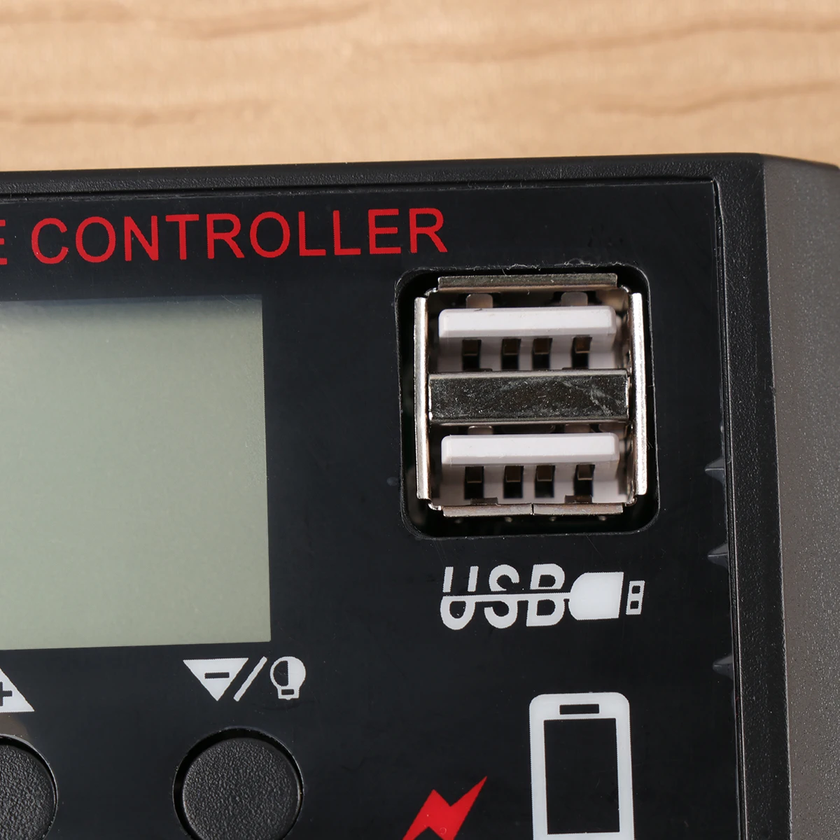 

10 A Solar Controller 12v Generator Black Shell Panel Regulator