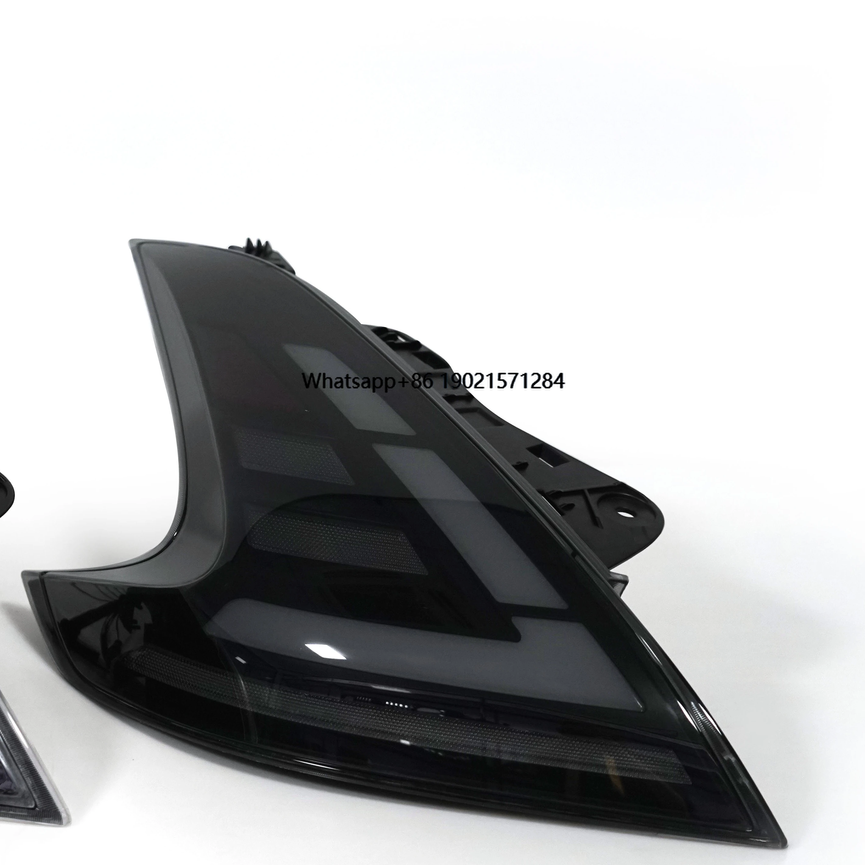 

Motion Modified LED Tail Light Premium Car Accessory for Nissan 370z Tail Lamp