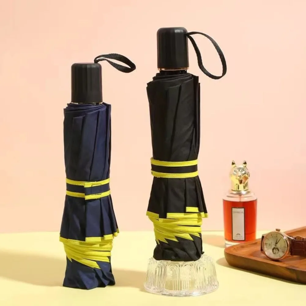 Protezione dalla pioggia Ombrello doppio forte Telaio robusto Ombrello pieghevole impermeabile Design pieghevole Protezione UV Ombrello grande