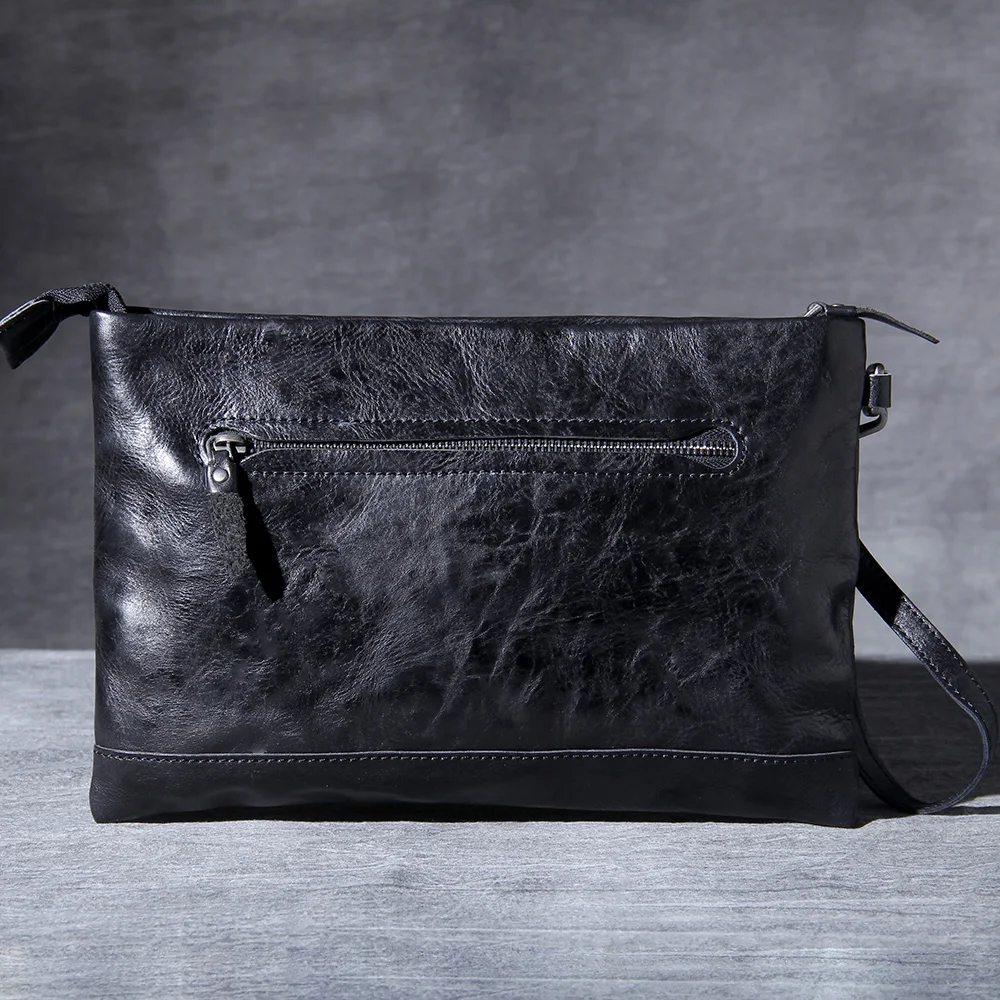 S.WORKER Retro-Clutch aus Vollnarbenleder für Herren | Handtasche aus Used-Leder mit Handgelenkschlaufe – Detail 10