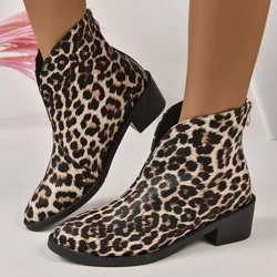 Buty damskie 2023 Leopard damskie botki ze spiczastym noskiem buty motocyklowe nowy średnie obcasy masywny Gladiator Chelsea Boots kobiet