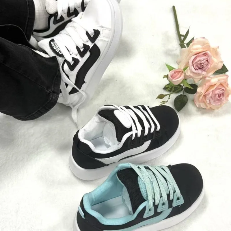 Women Black White Color Block Skate Shoes Wave Stripe Low Top Breathable Mesh Lace Up Casual Street Sneakers