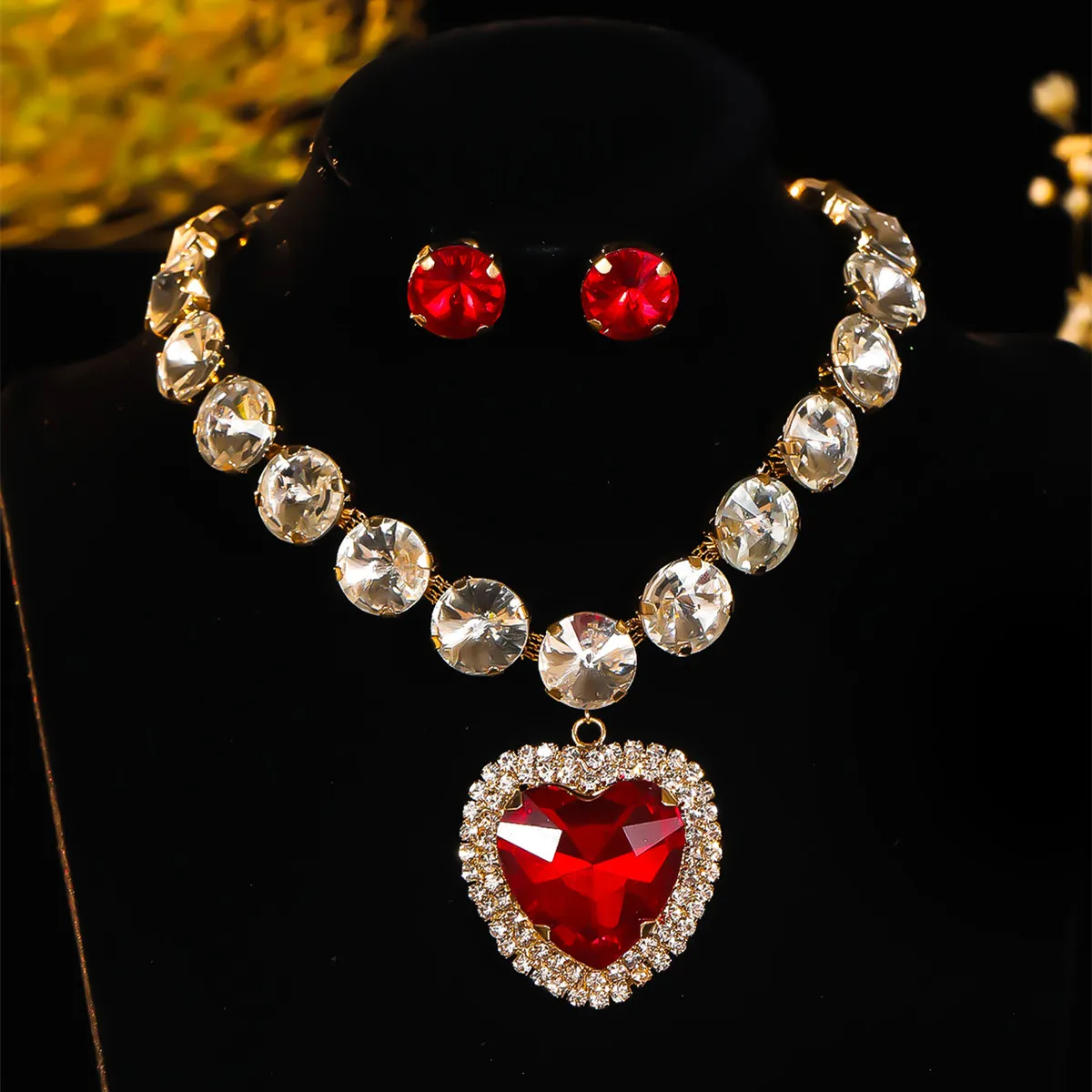 

Valentine's Day Romantic Red Heart Pendant Necklace and Earrings Set Two Pieces Fashion Exquisite Niche Hundred Jewelry Sets