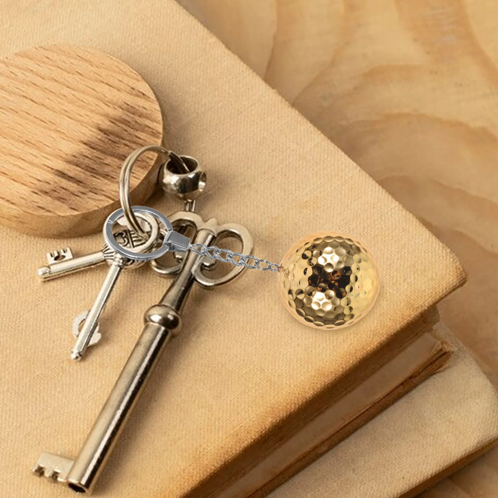 

4Pcs Golf Gift Ball Gold Plated Keychains Durable Keyrings Sports Accessories Party Souvenirs Bag Charm
