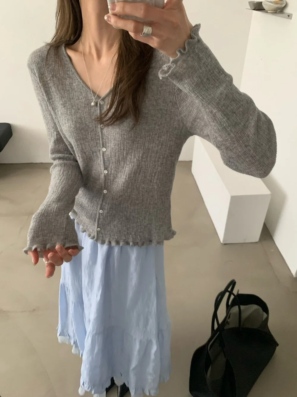 

Slimming V-neck Knitwear Casual Loose Style Wooden Boring Women's Long Sleeve Knitted Cardigan Spring Season Color