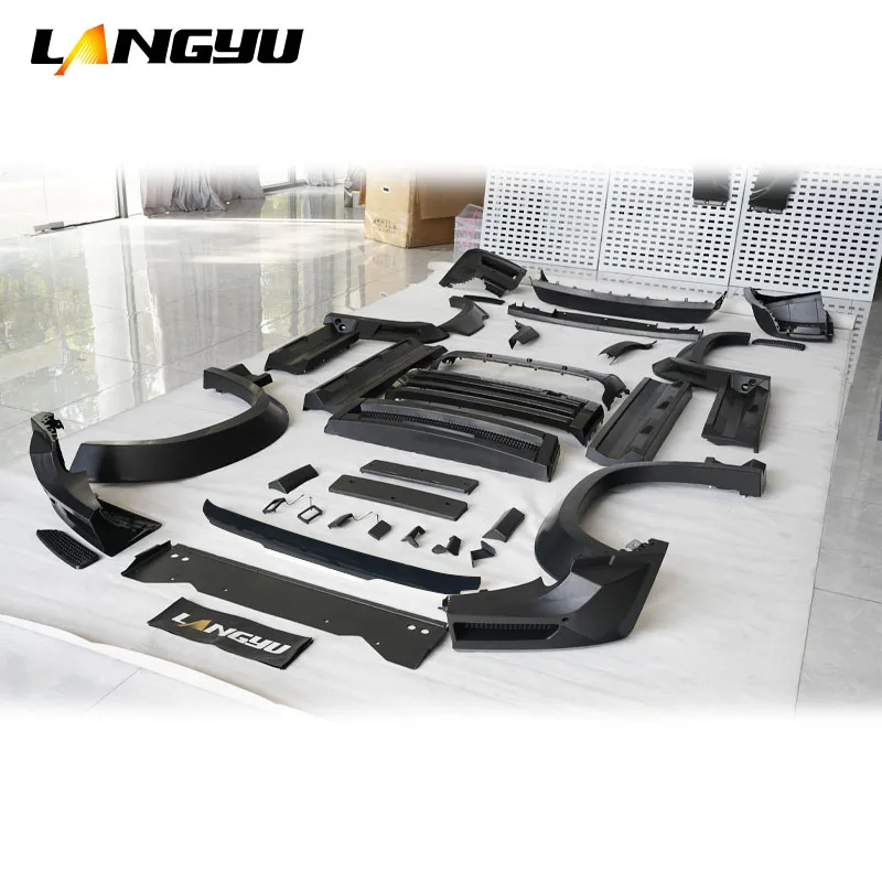 Car Modification Parts LM Style Front Grille Fender Flares Rear Diffuser PP Bodykit for Defender 90 110 130 Body Kit