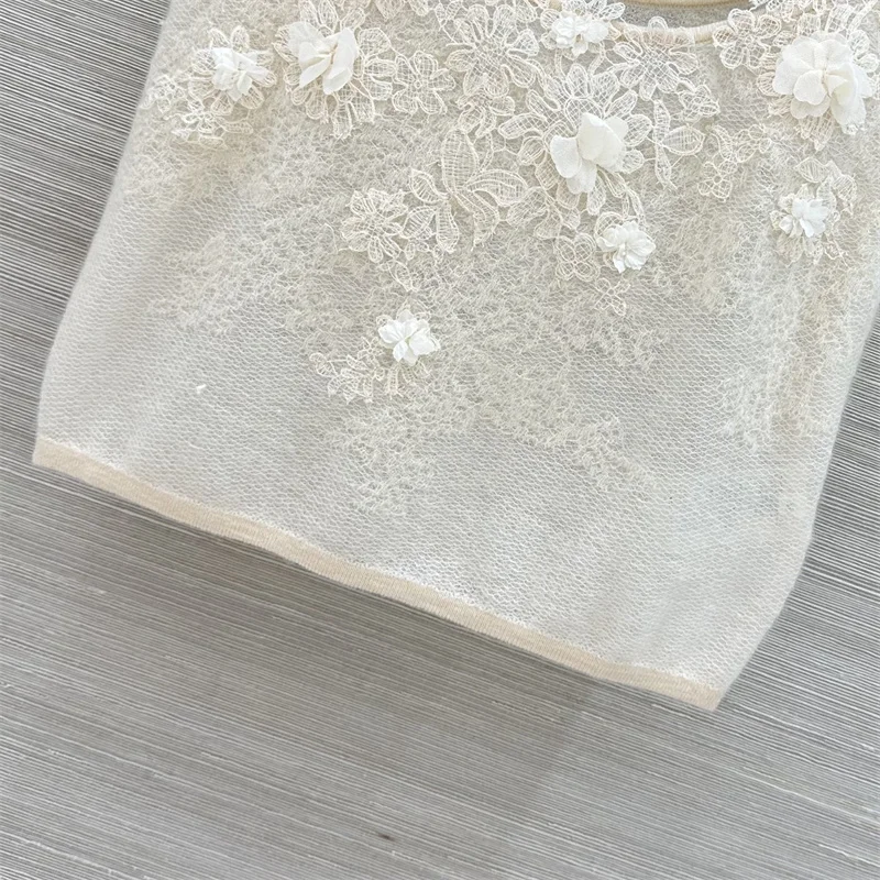 Immagine 6: Gilet in maglia da donna, nuovo top senza maniche con bretelle e vestibilità aderente per l'autunno 2026, maglione da donna in misto lana, top corto con ricamo in pizzo