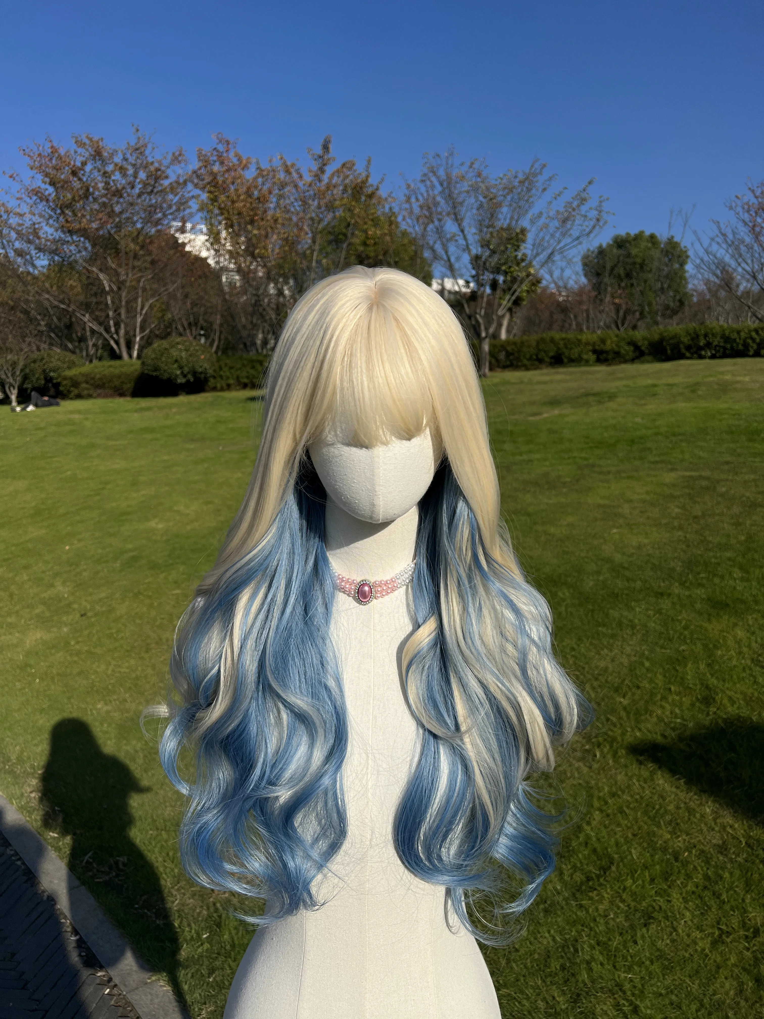 

24 inch gold ice blue layered gradient straight bangs wavy curly hair suitable for party wearing synthetic fiber women's wigs