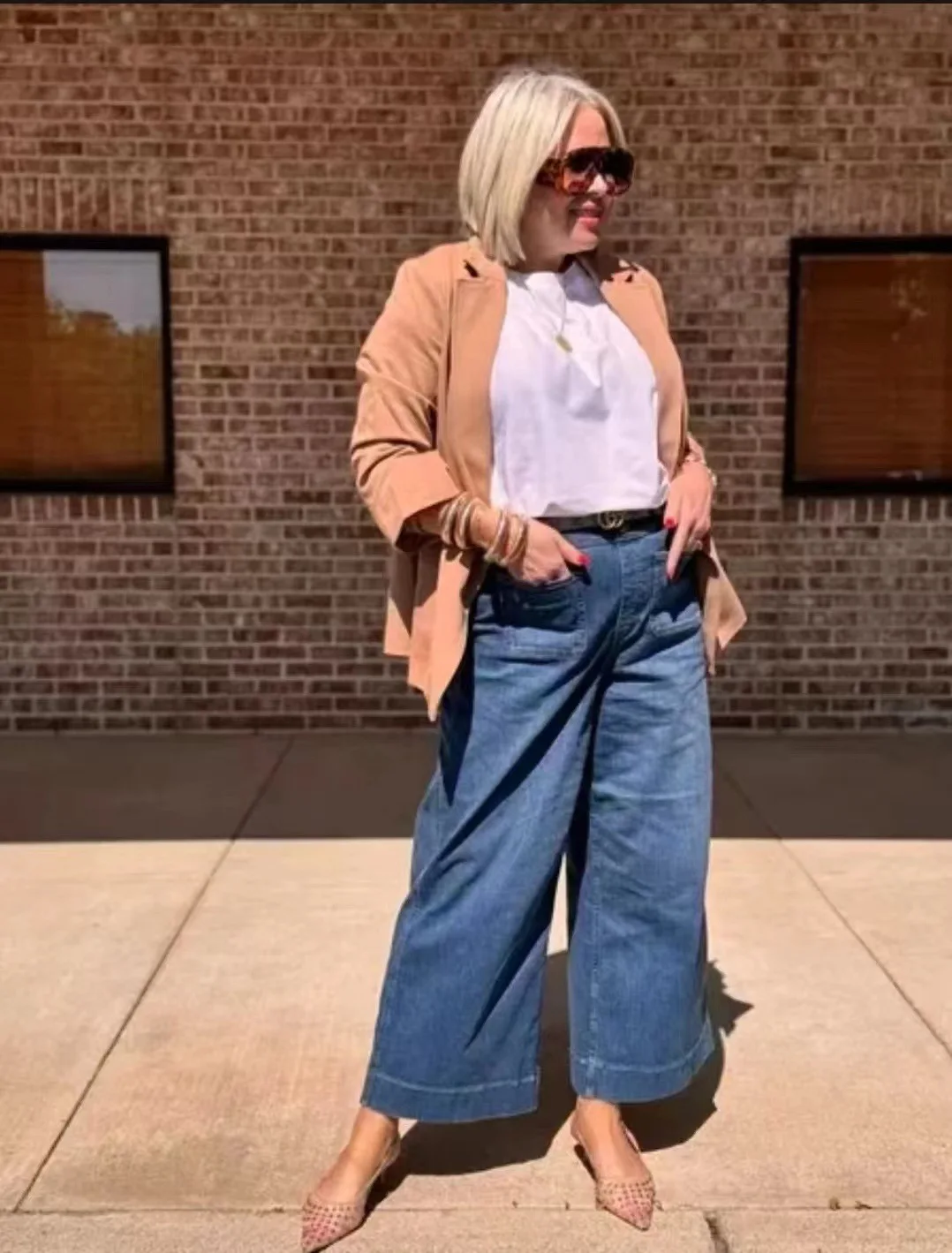 Hot-selling European And American Straight Wide-leg Women's Jeans And Large Pockets Trousers Design Appears Taller And Slimmer