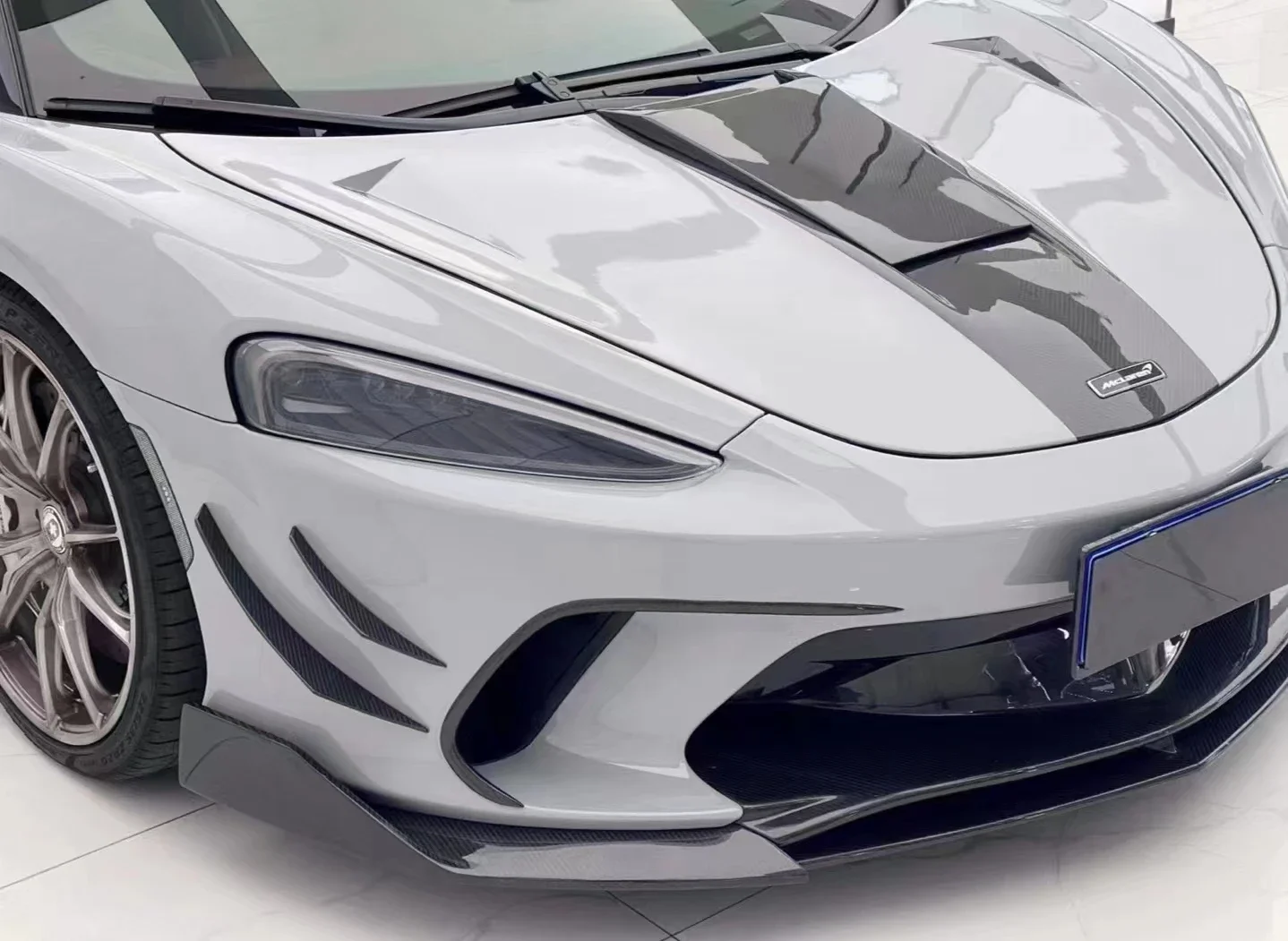 قطع غيار السيارات الكاملة لـ Mclaren GT طقم هيكل من ألياف الكربون الجافة الشفاه الأمامية Tuyere التنانير الجانبية الخلفية المفسد هود دواسة الباب