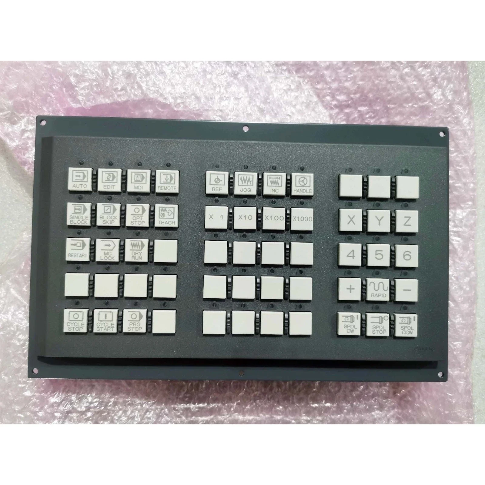 

Б/у A02B-0319-C243 для панели управления оператора FANUC A02B-0319-C243