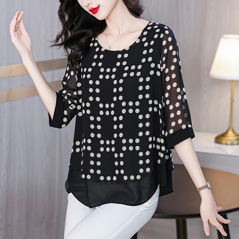 

2024 Summer New Black Loose Large Top Women's Noble Middle aged and Elderly Temperament Reducing Age Wave Dot Chiffon Shirt