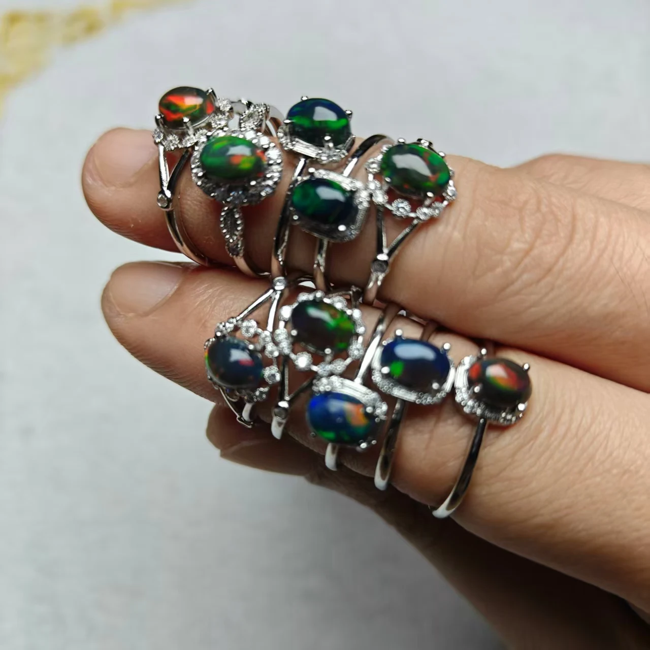 Natürlicher schwarzer Opal, verschiedene Designs, Ringdesign, trendig und vielseitig, schlicht und modisch, Damenring, Geschenk für Paare, Großhandel – Detail 6