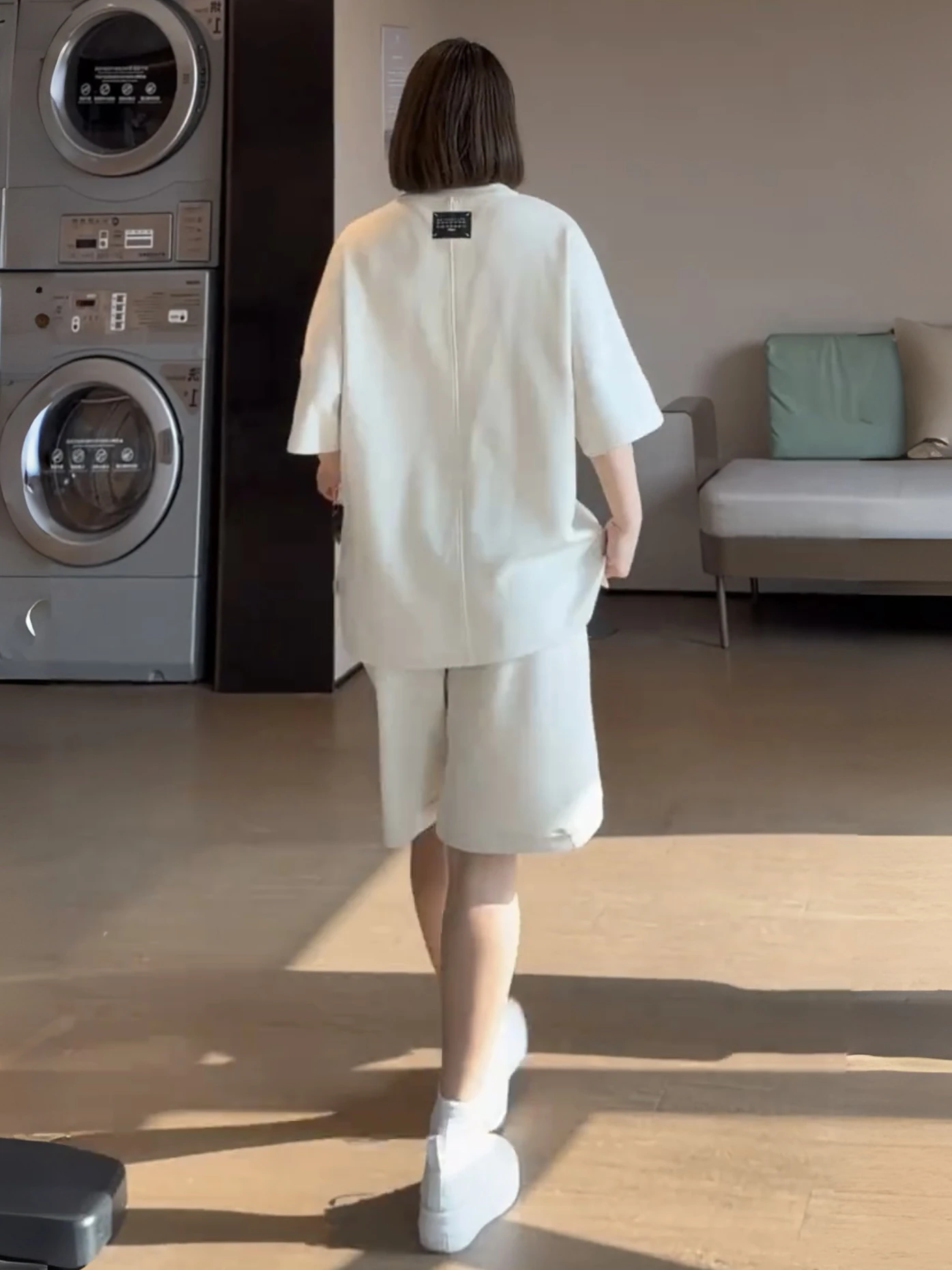 Summer New Men's Casual Sport Suit Batwing Sleeve Loose Smooth Drape Short Sleeve Shorts Two-Piece Set Polyester Fiber T-Shirt