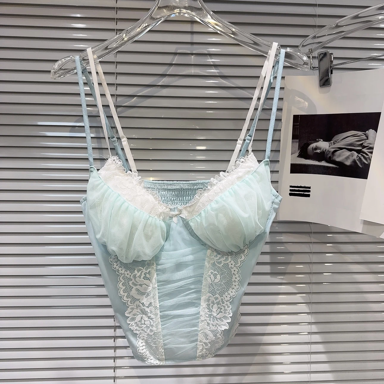 الحلو الدانتيل تقليم لي الإسفنج الوسادة المرأة تانك القمم ort Sle تركيب نسخة ملابس خارجية صيف 2024 Faion الاتجاه