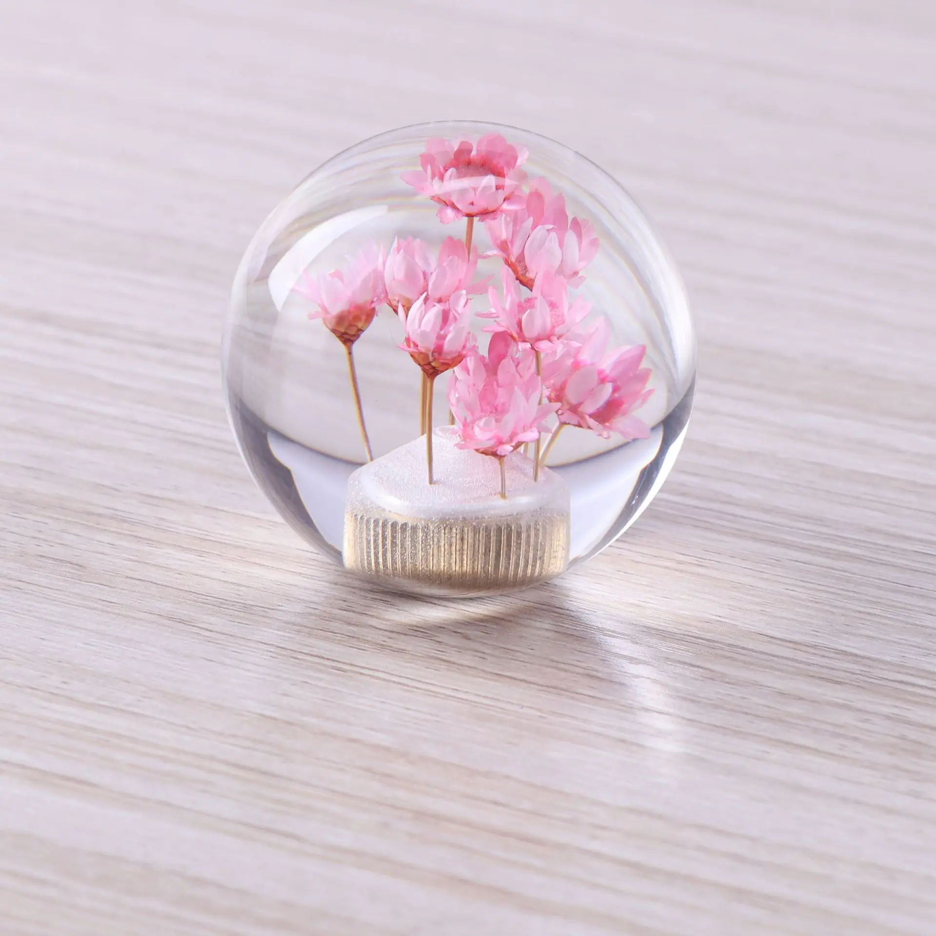Resin Flower Ball Gear Shift Knob with Daisy Design for Manual Transmission Car Modification (Multiple Colors Available)