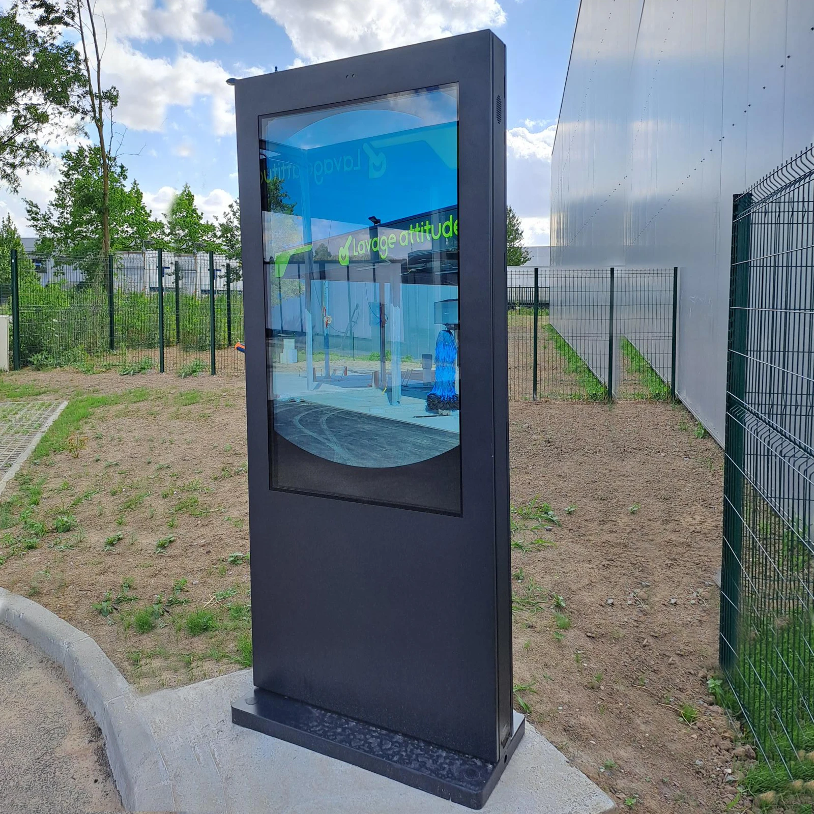 55Inch Outdoor Floor Standing Lcd Display Ip65 Waterproof Digital Signage Outdoor Video Advertising Screen